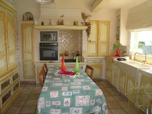 Maison proche Gordes, de plain pied, avec piscine